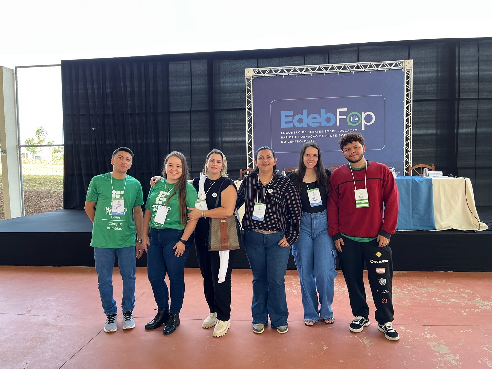 Professora e estudantes do curso de Licenciatura em Química, do IFG Câmpus Itumbiara, também estão participando do evento